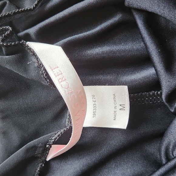 Backless - Picture 4 of 6